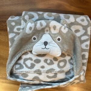 Pottery Barn Kids Animal Hooded Towel - Gray and White